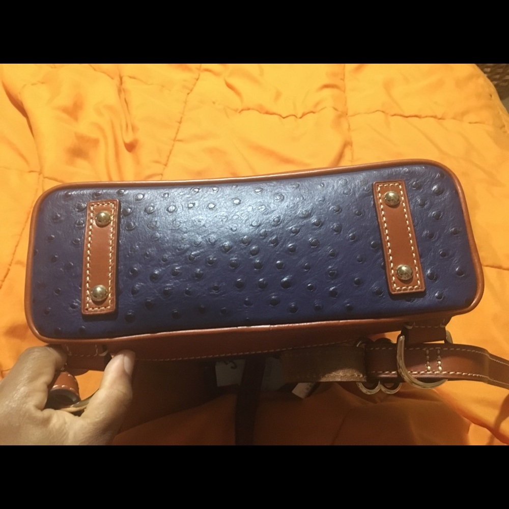 Dooney & Bourke - Picture 3 of 8